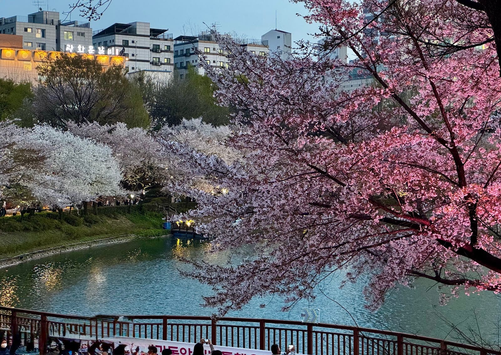 Seokchon Lake in Seoul