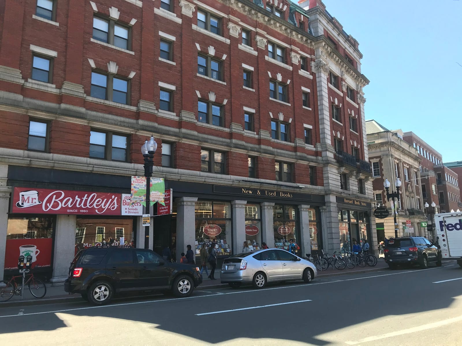 Harvard Square street scene near Mr. Bartley's Burger Cottage.