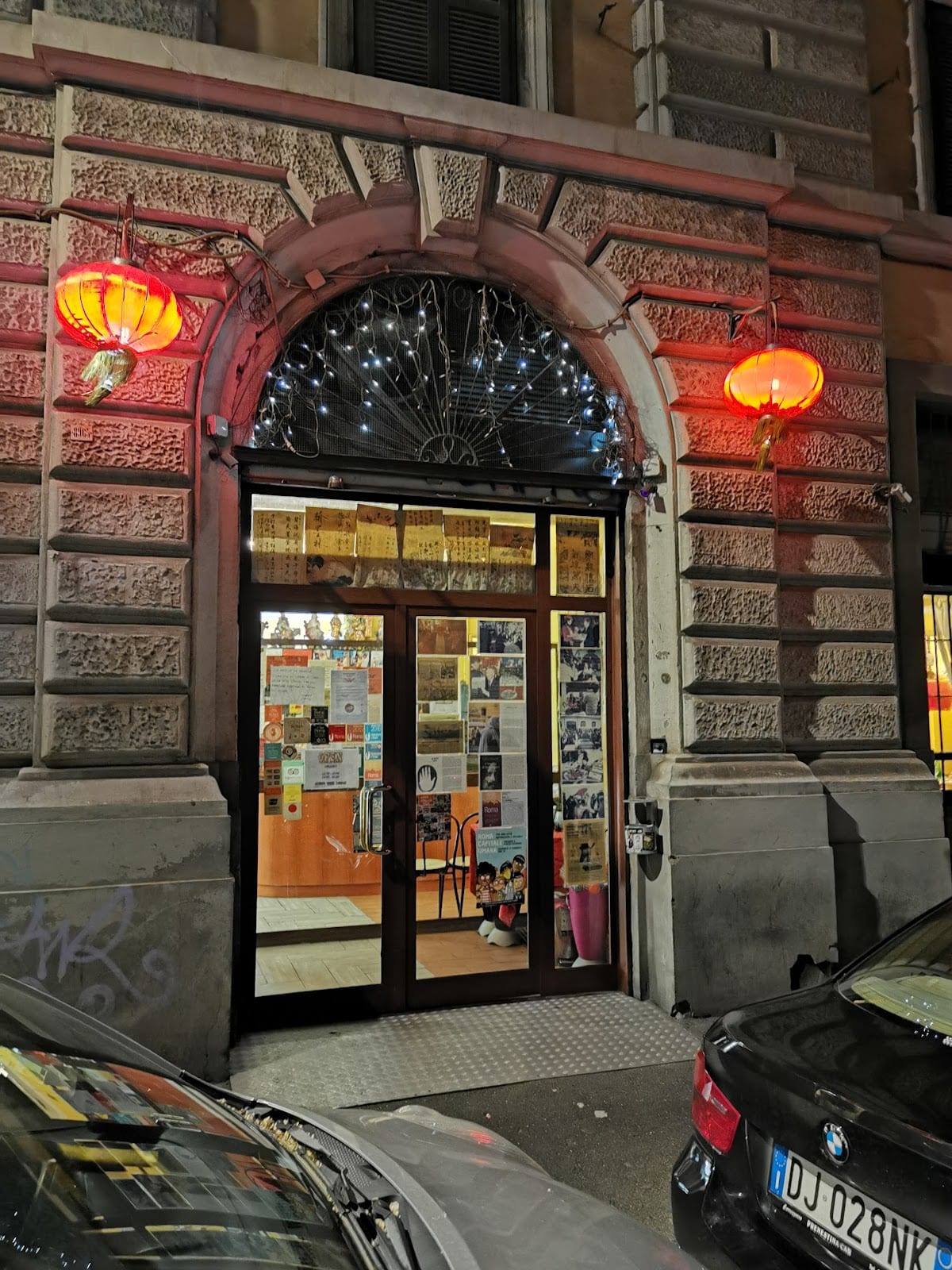 The lantern-lit storefront of Hang Zhou da Sonia in Rome's Esquilino Chinatown.