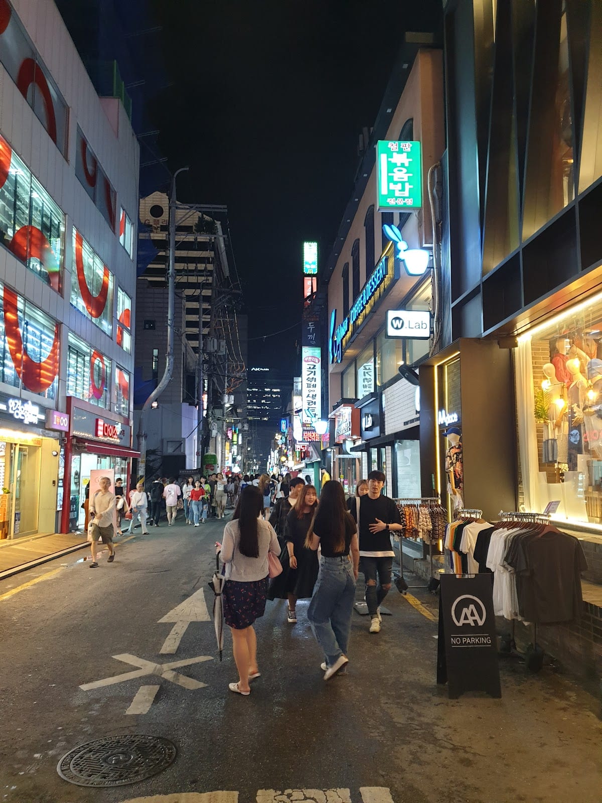 Hongdae Club Street in Seoul