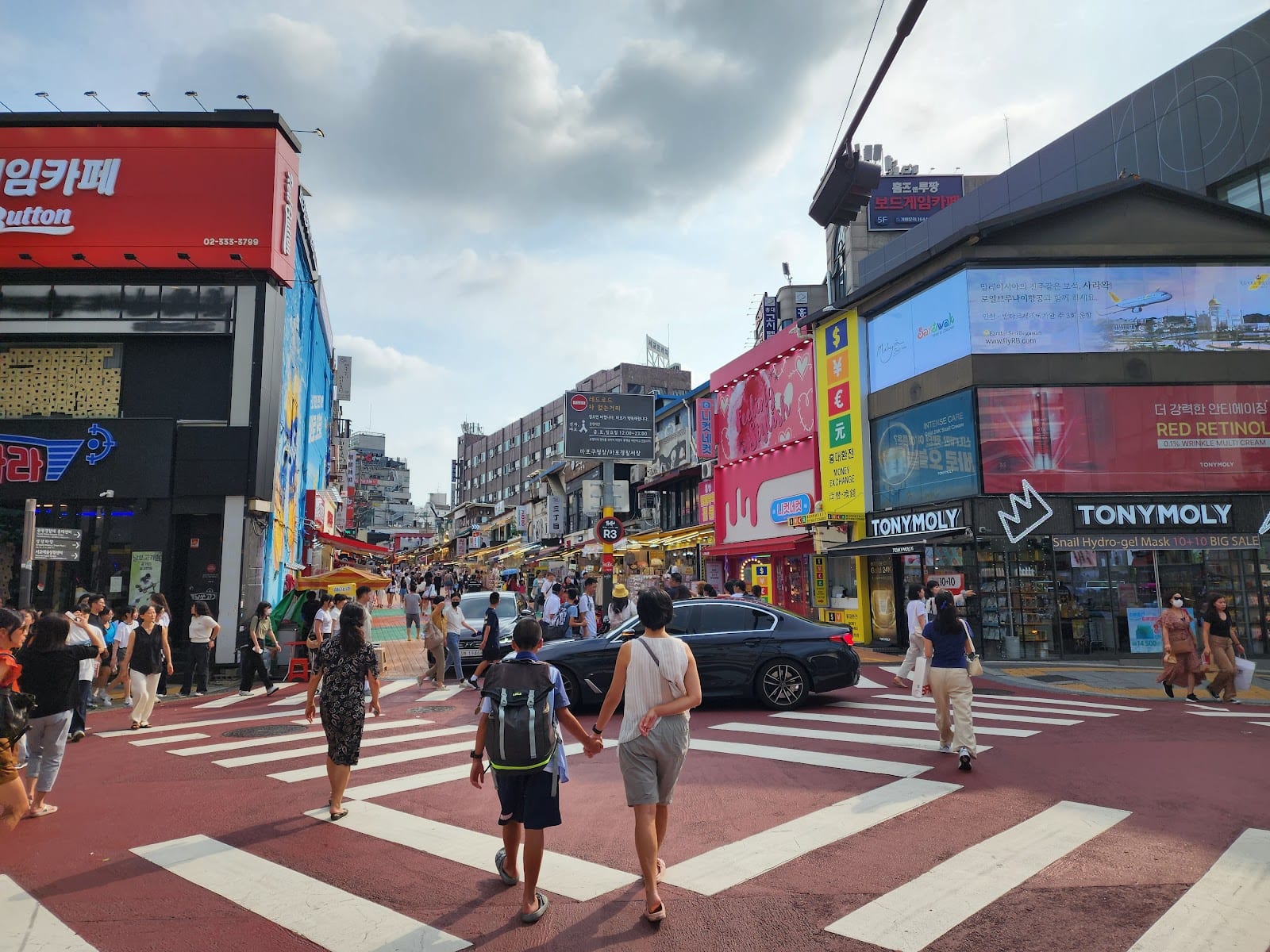Hongdae Club Street in Seoul