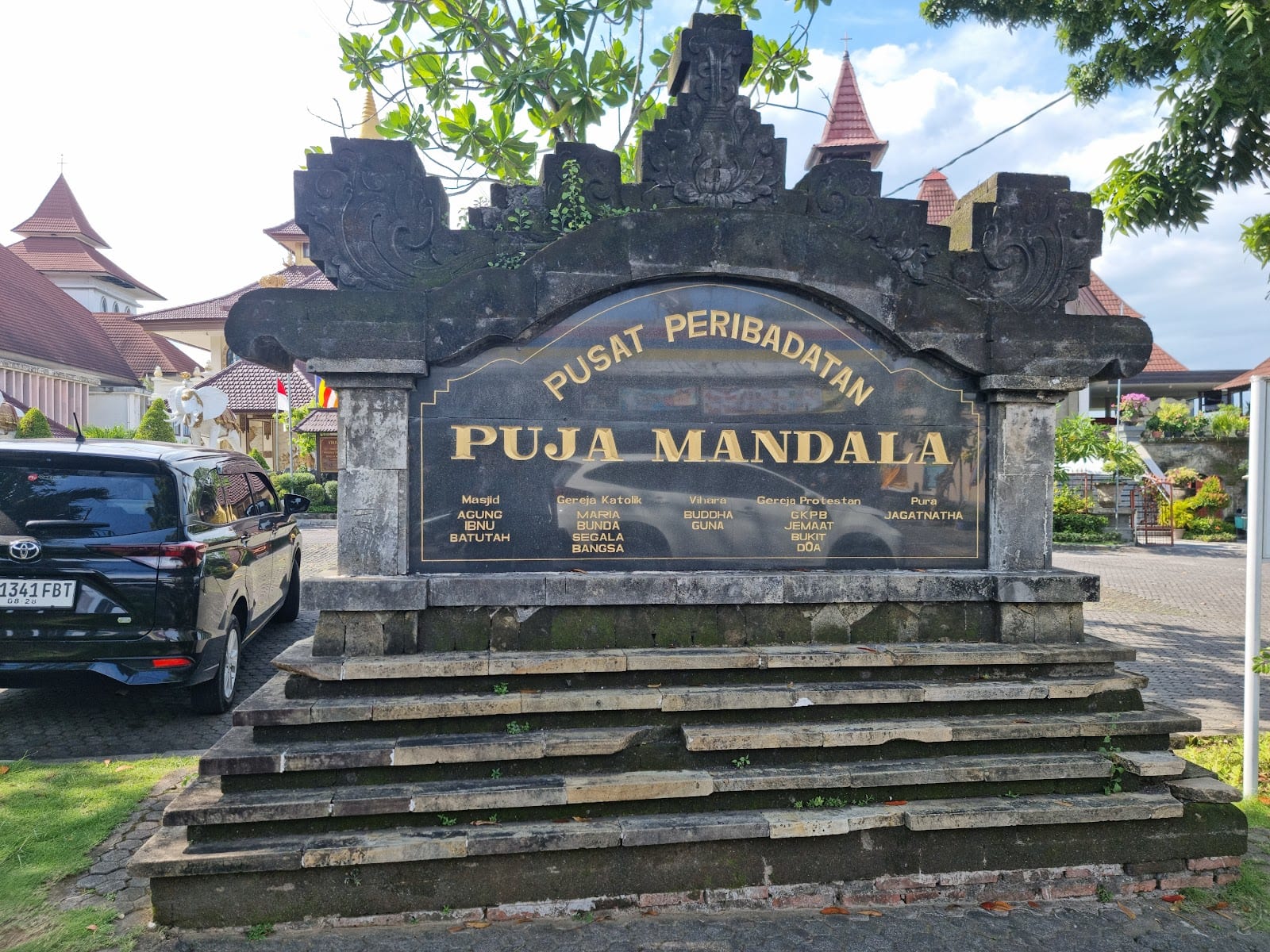 Puja Mandala in Bali