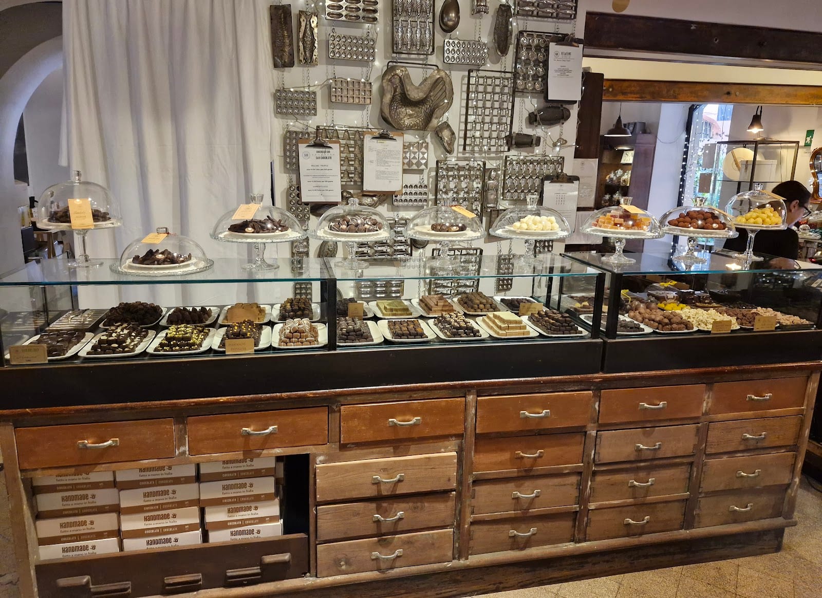 A display case of pralines and chocolates at Said dal 1923.