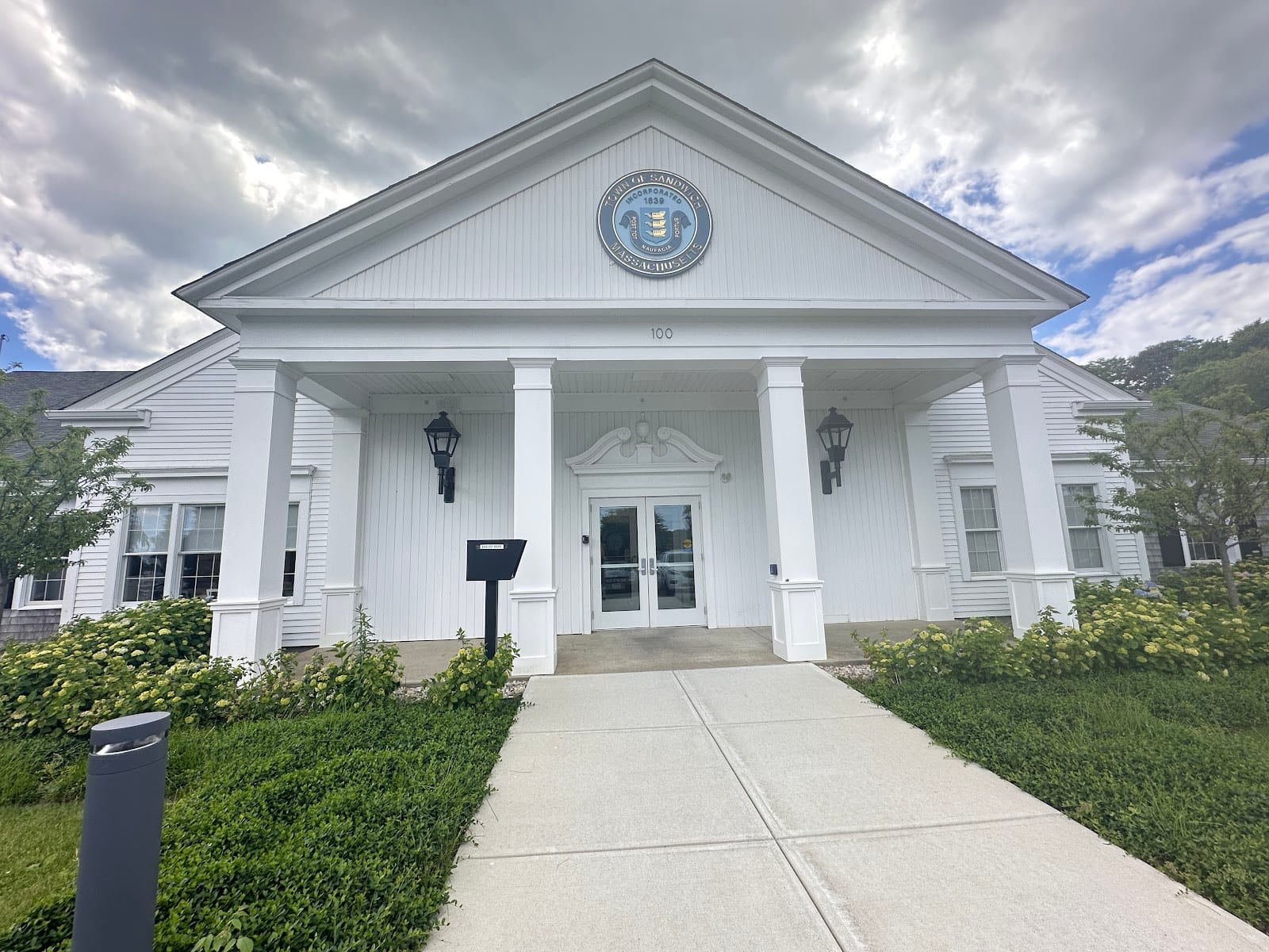 Sandwich Town Hall & Historic District in Cape Cod