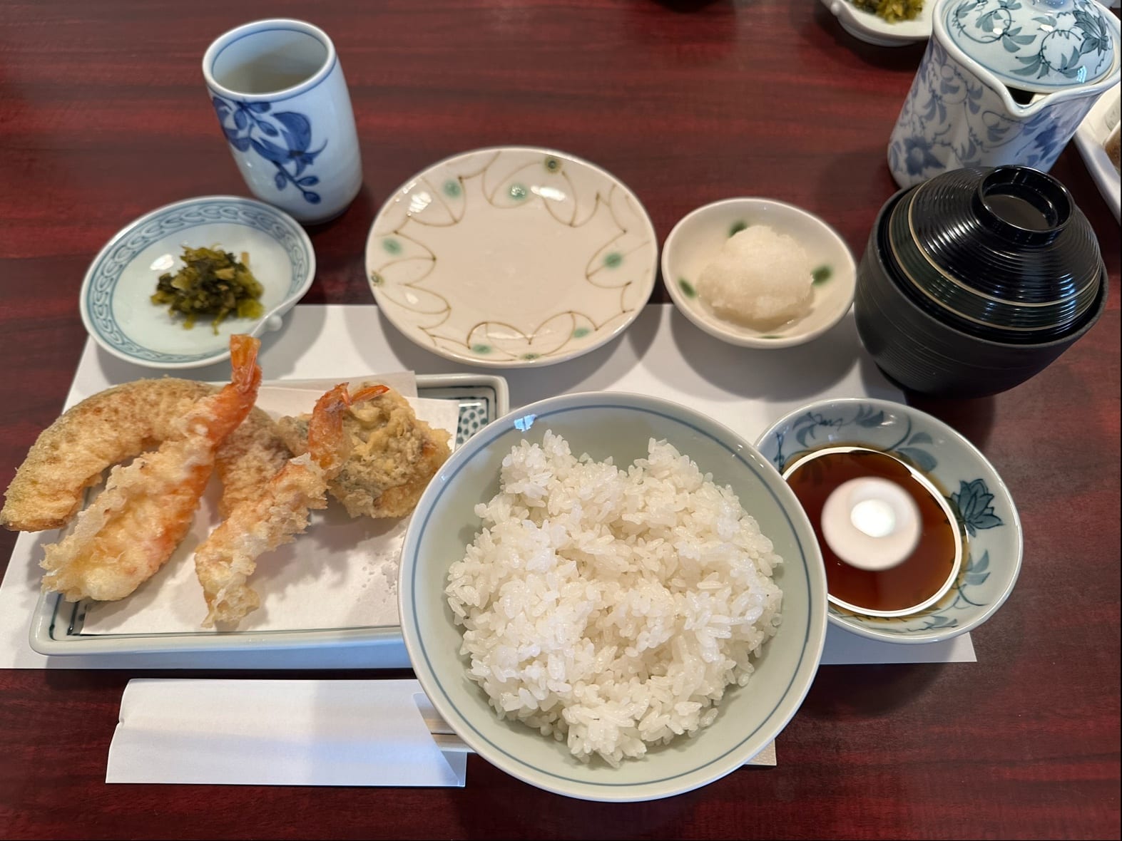 A tempura set lunch with shrimp and rice at Tsunahachi.