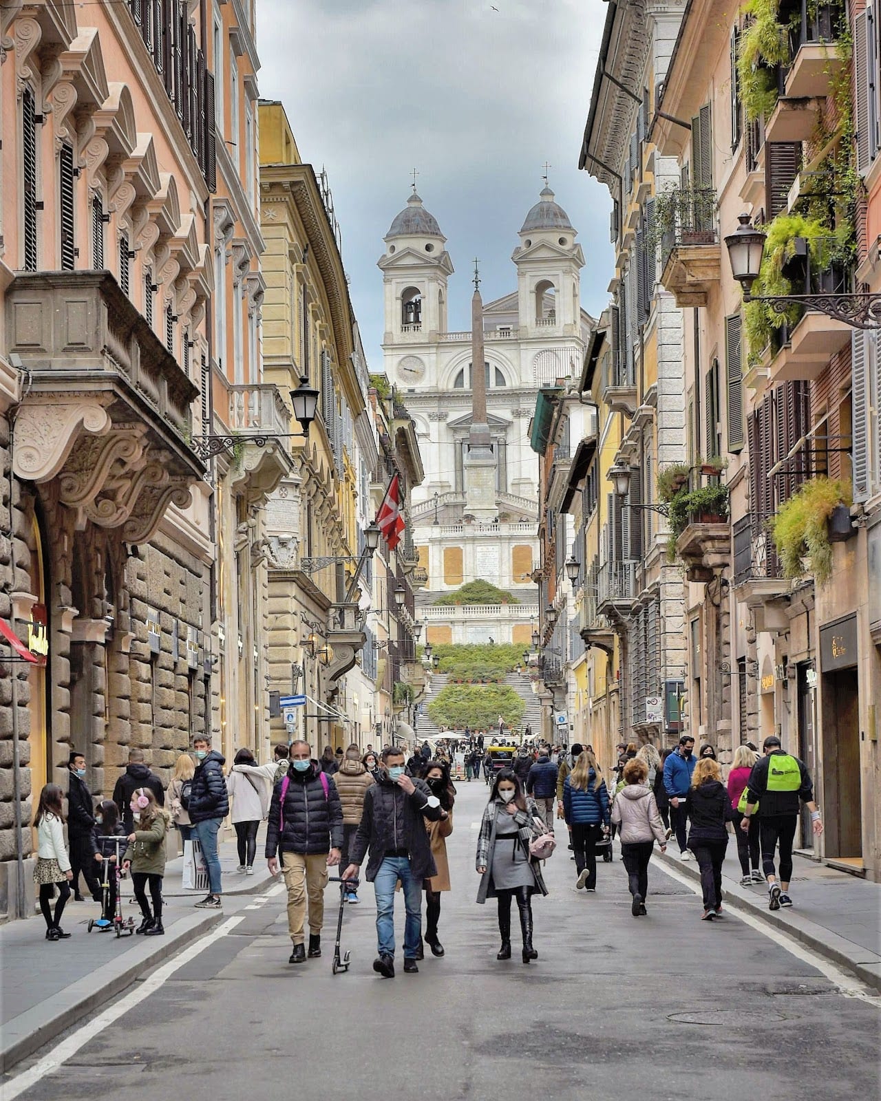 Via dei Condotti looking toward the church of Trinita dei Monti.