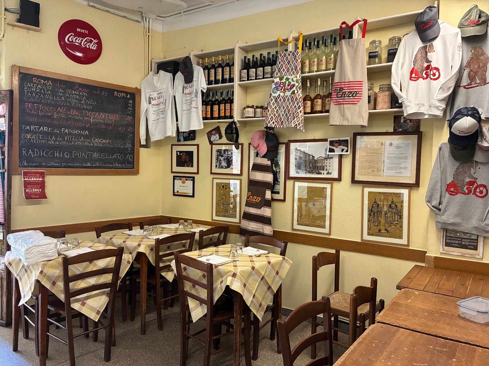 The Roman-trattoria interior of Da Enzo al 29.