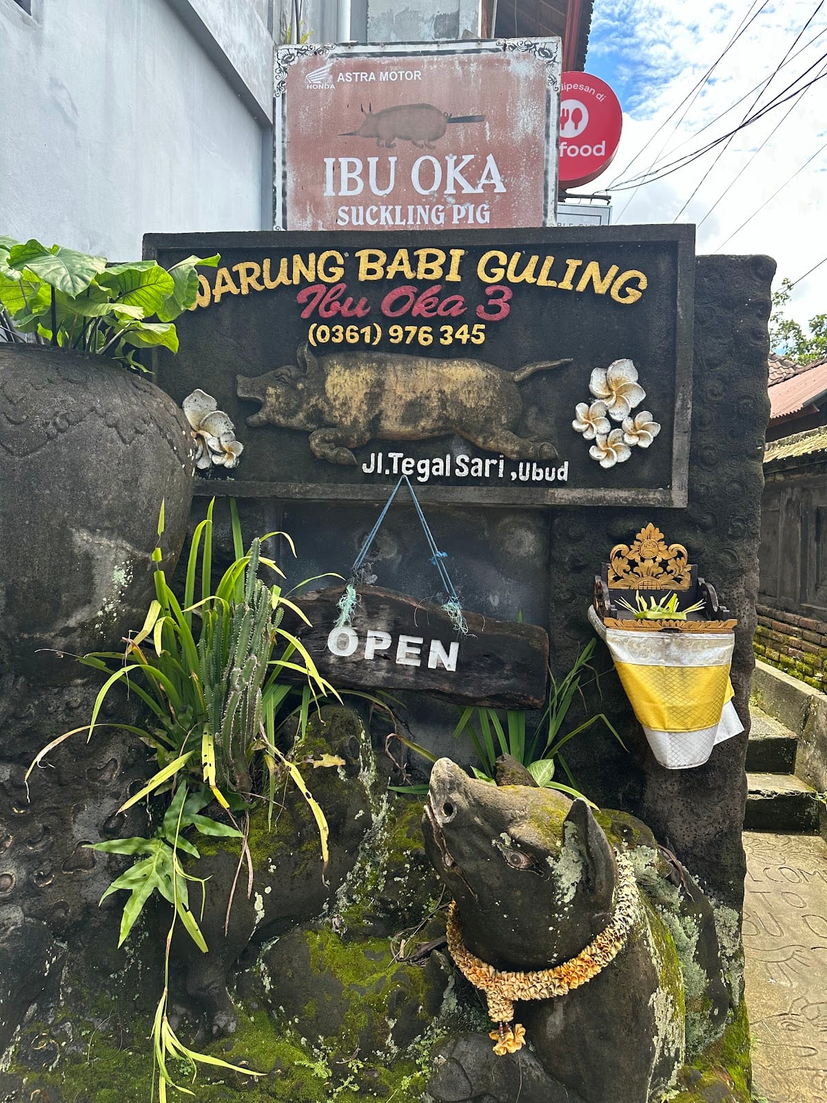 Warung Babi Guling Ibu Oka in Bali