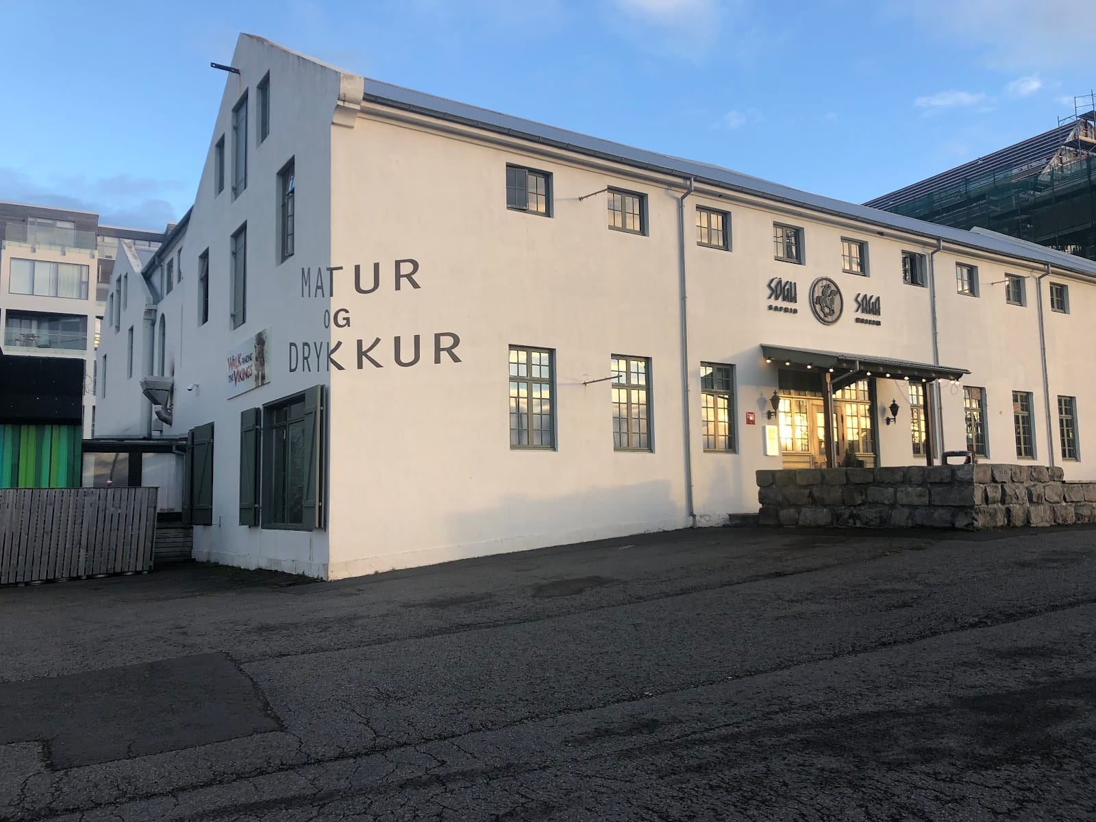 Matur og Drykkur in Reykjavik