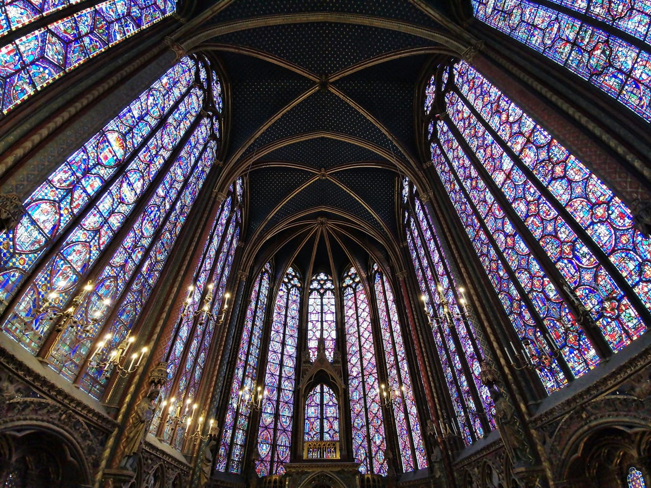 Sainte-Chapelle in Paris (Île de la Cité, Marais, Place des Vosges).