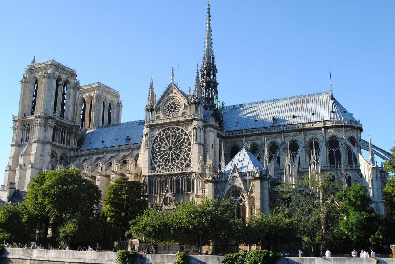 Square René Viviani in Paris (Saint-Germain-des-Prés & Latin Quarter).