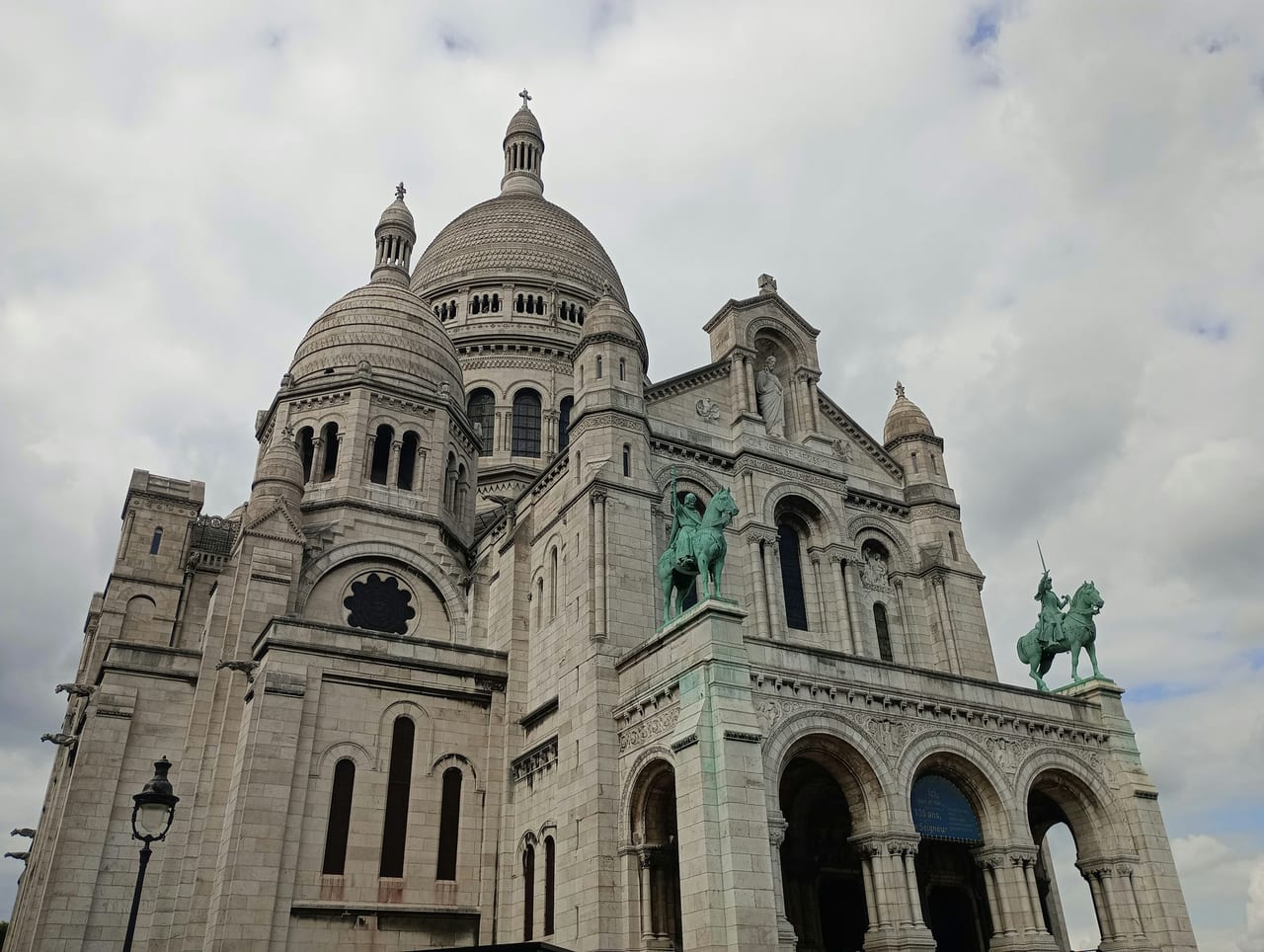 Place du Tertre in Paris (Montmartre & Trocadéro).