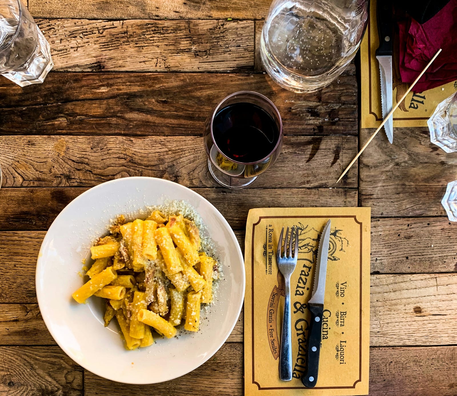 A plate of tonnarelli cacio e pepe, glossy with pecorino and black pepper, at Felice a Testaccio.